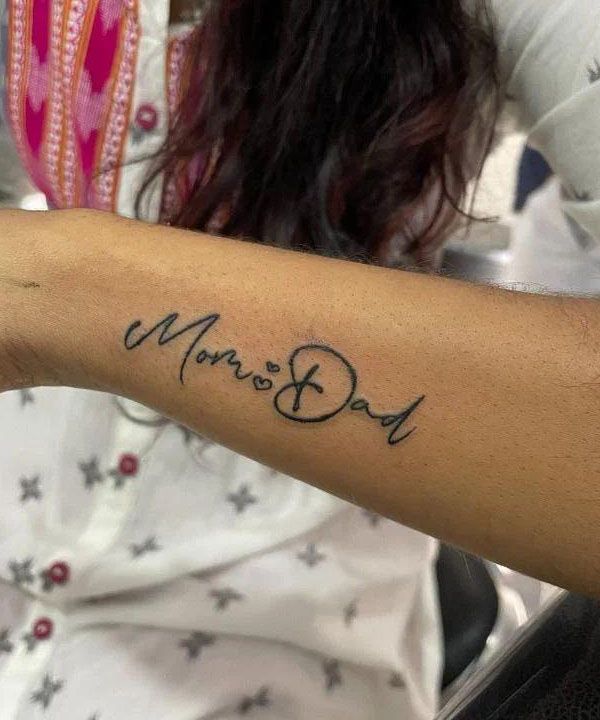 30 Great Mom Dad Tattoos For Your Inspiration