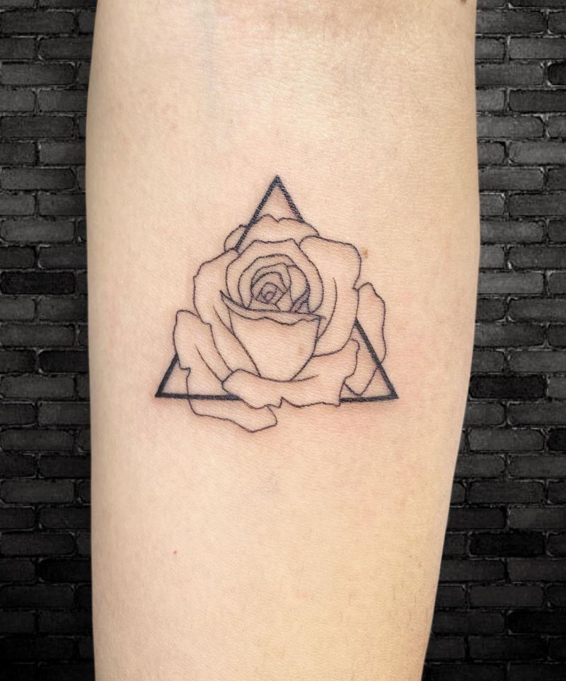 30 Unique Triangle Rose Tattoos for Your Inspiration