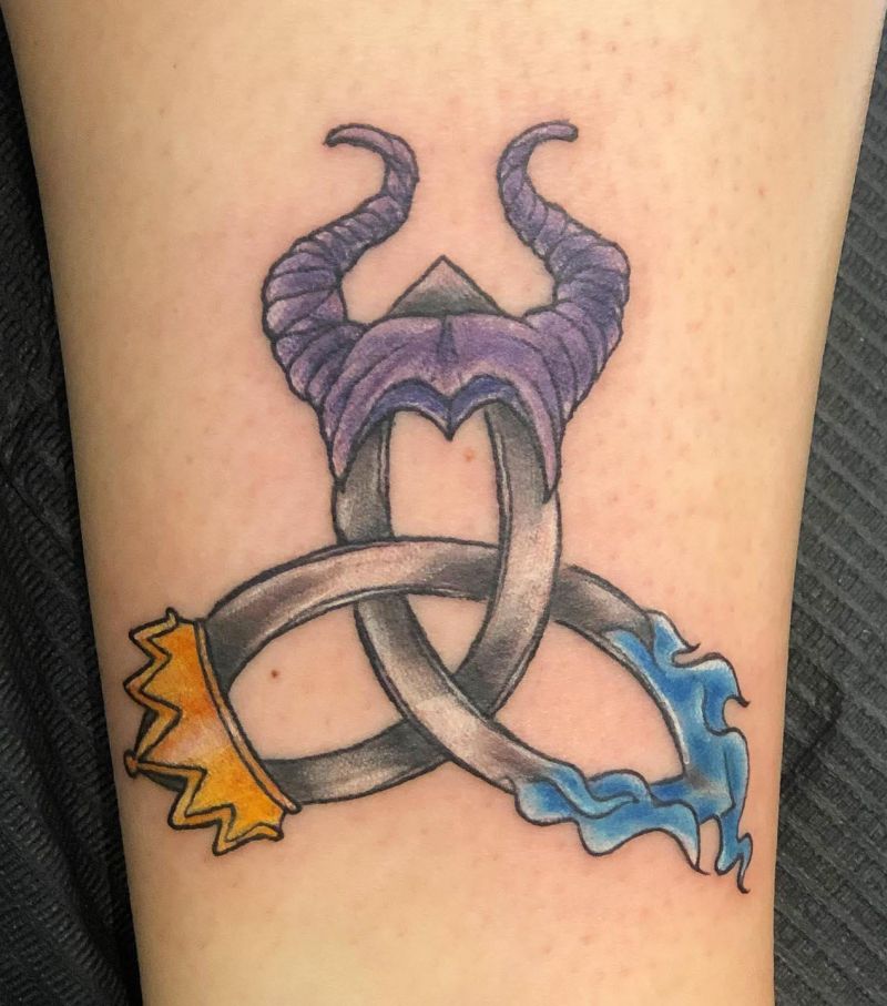 30 Awesome Trinity Knot Tattoos You Will Love