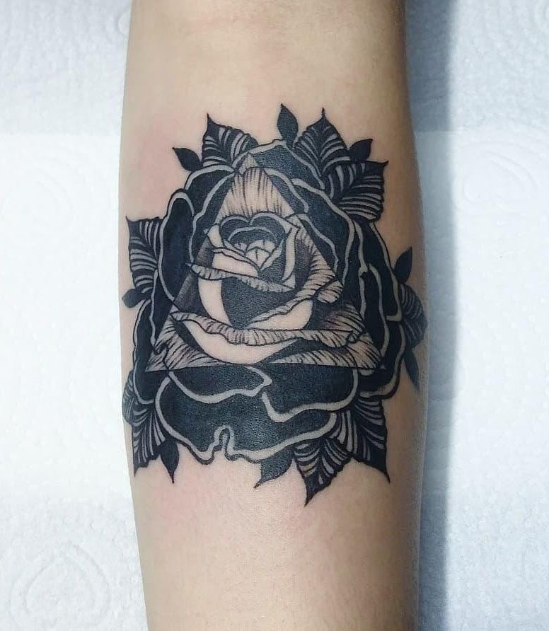 30 Unique Triangle Rose Tattoos for Your Inspiration