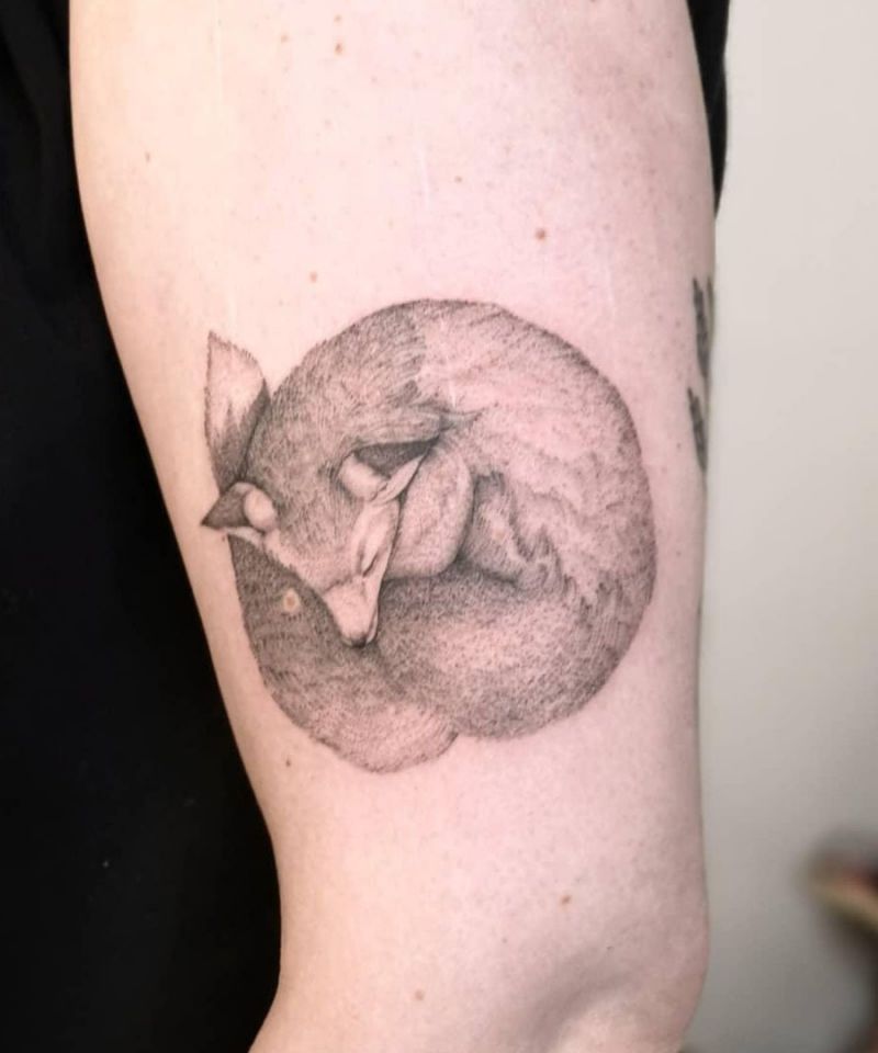 30 Great Sleeping Fox Tattoos For Your Inspiration