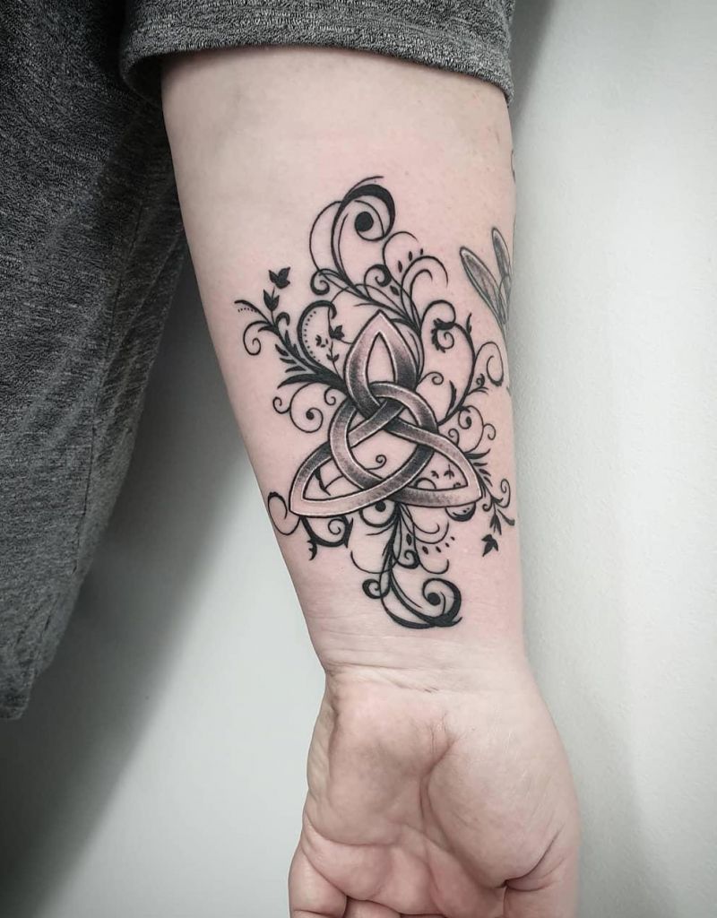 30 Awesome Trinity Knot Tattoos You Will Love