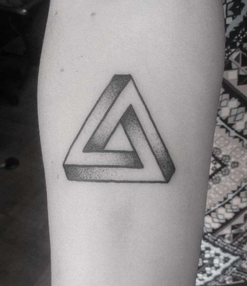 30 Amazing Penrose Tattoos for Your Inspiration