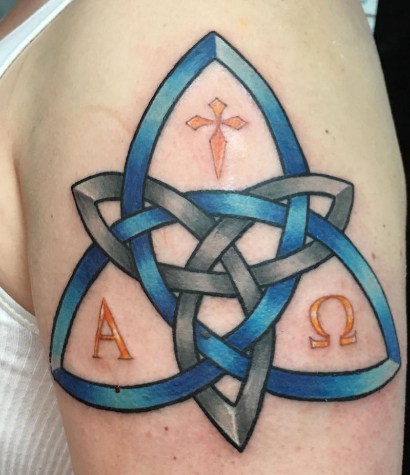 30 Awesome Trinity Knot Tattoos You Will Love