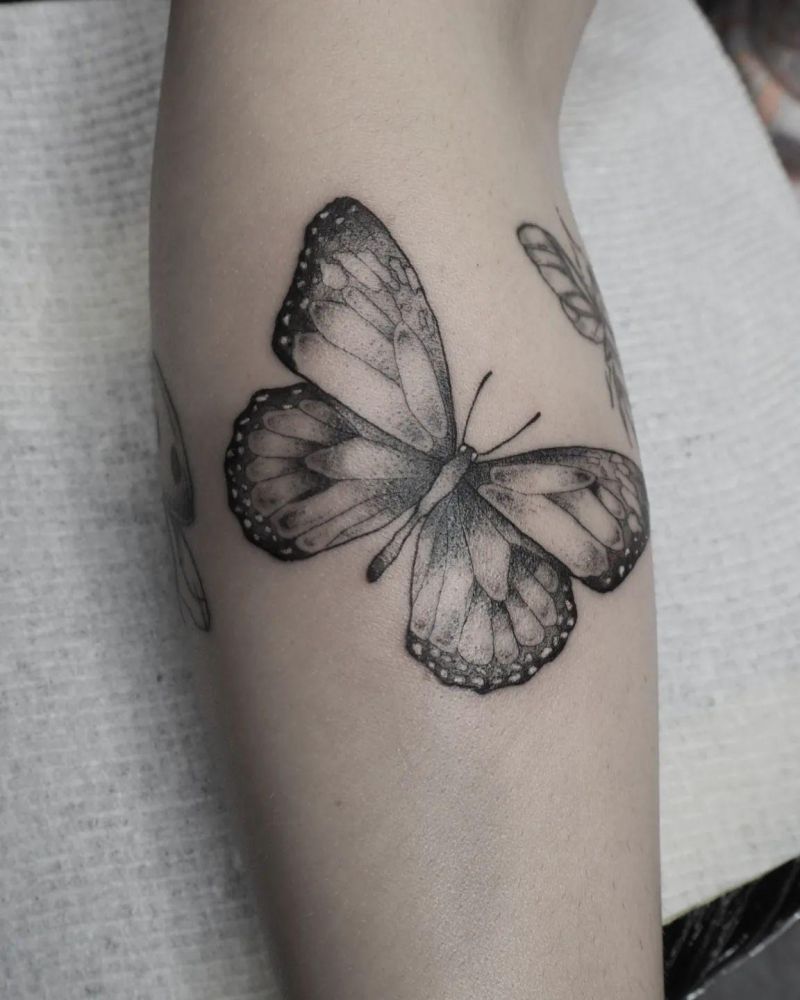 30 Pretty Monarch Butterfly Tattoos for Your Next Ink