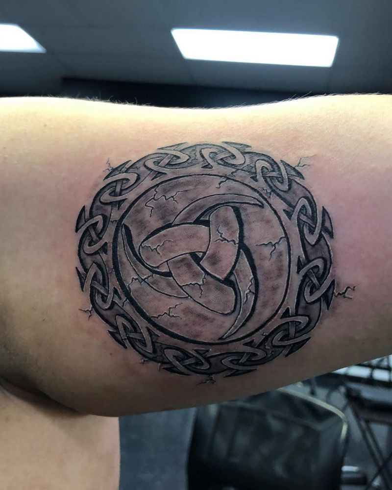 11 Awesome Triple Horn Tattoos for Your Next Ink
