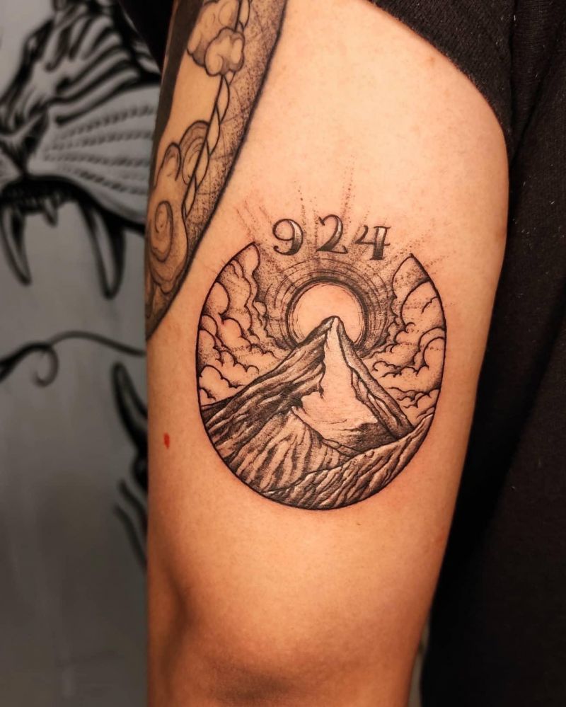 30 Awesome Mount Everest Tattoos For Your Next Ink