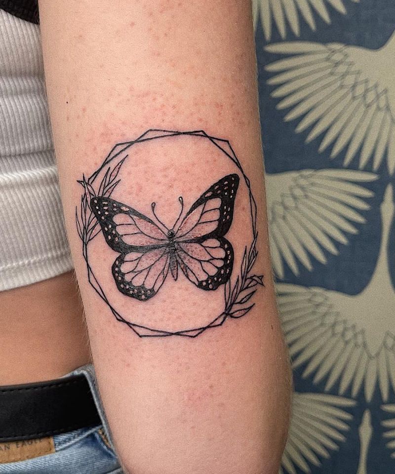 30 Pretty Monarch Butterfly Tattoos for Your Next Ink