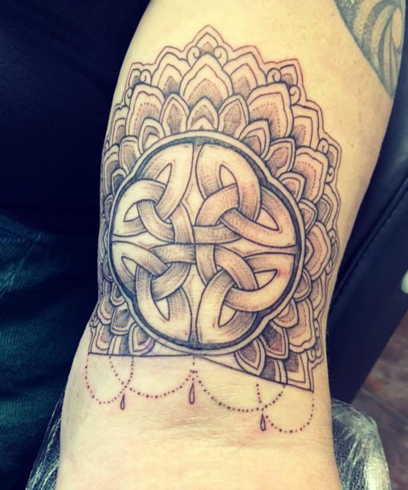 30 Awesome Celtic Knot Tattoos You Can Copy