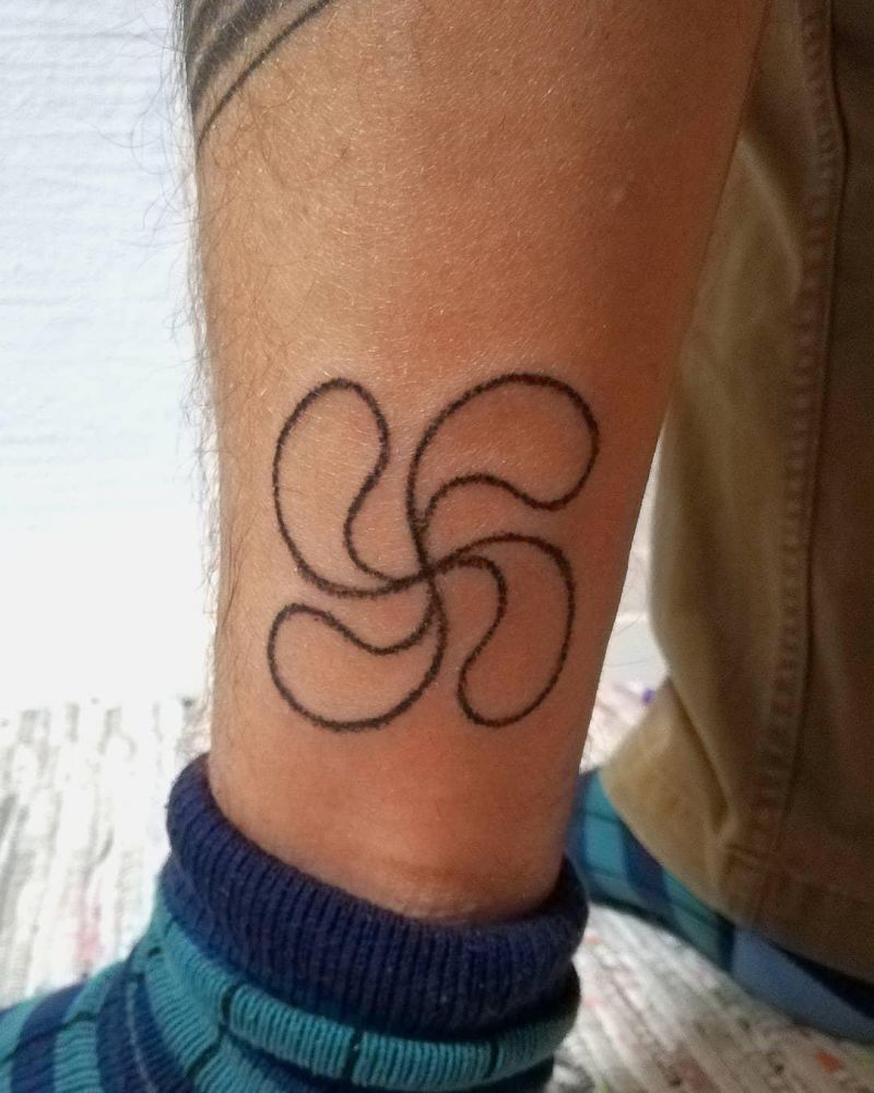 30 Awesome Lauburu Tattoos You Will Love