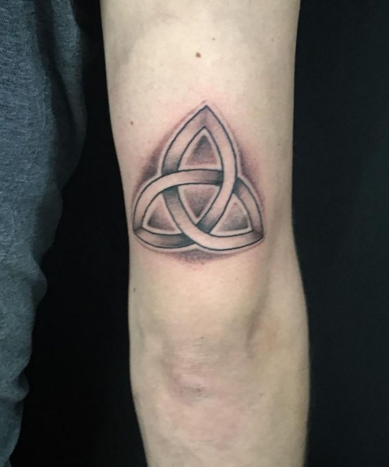 30 Awesome Trinity Knot Tattoos You Will Love