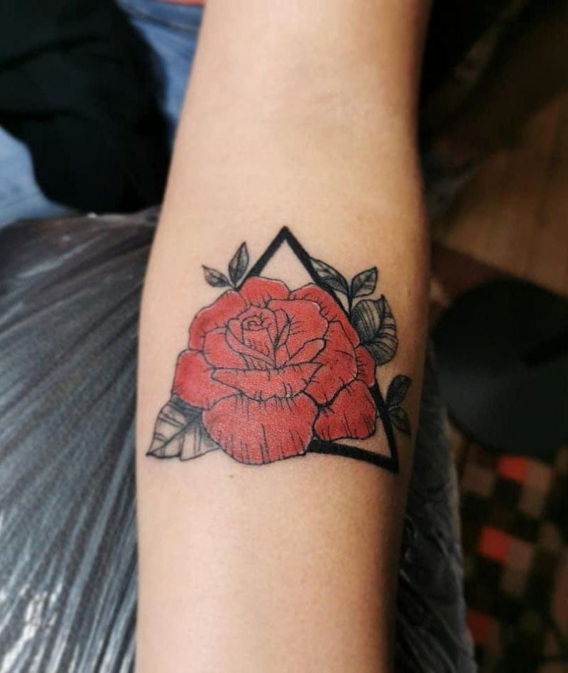 30 Unique Triangle Rose Tattoos for Your Inspiration