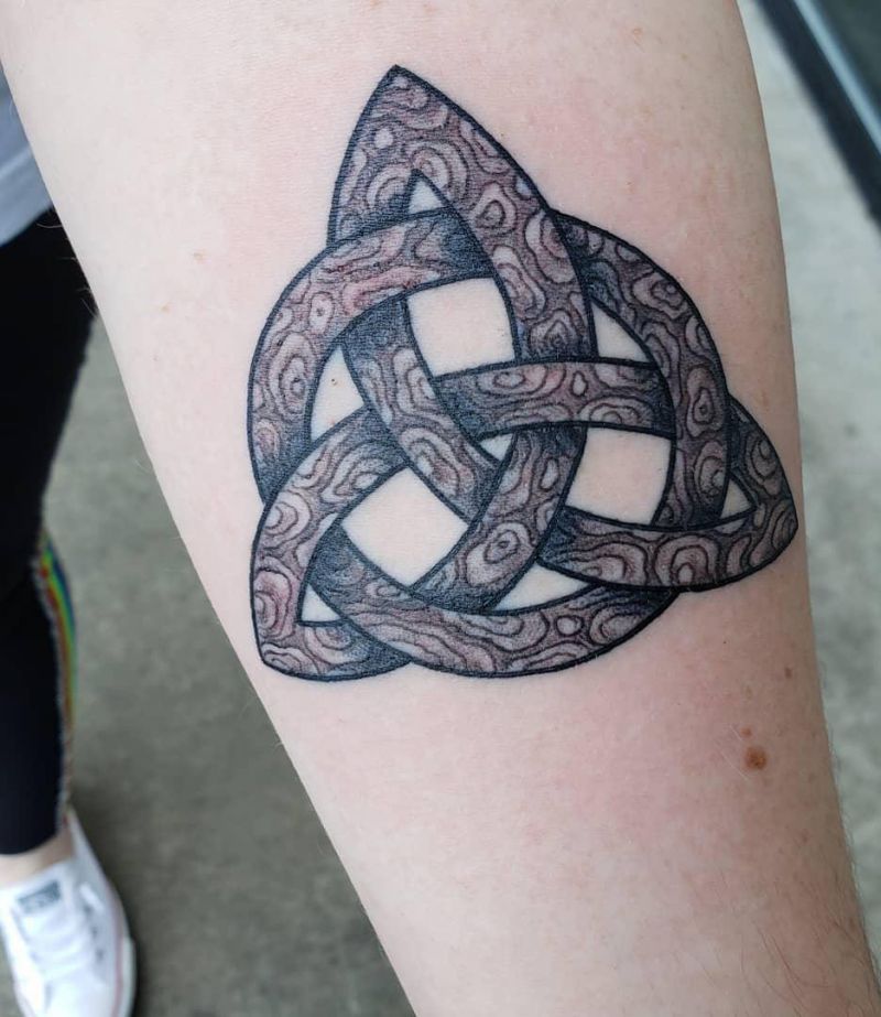 30 Awesome Trinity Knot Tattoos You Will Love