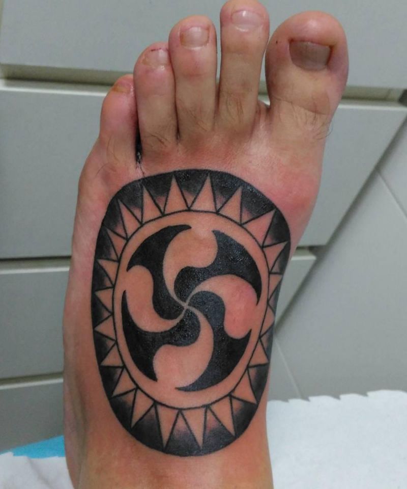 30 Awesome Lauburu Tattoos You Will Love