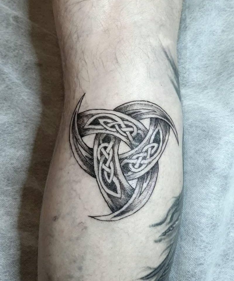 11 Awesome Triple Horn Tattoos for Your Next Ink