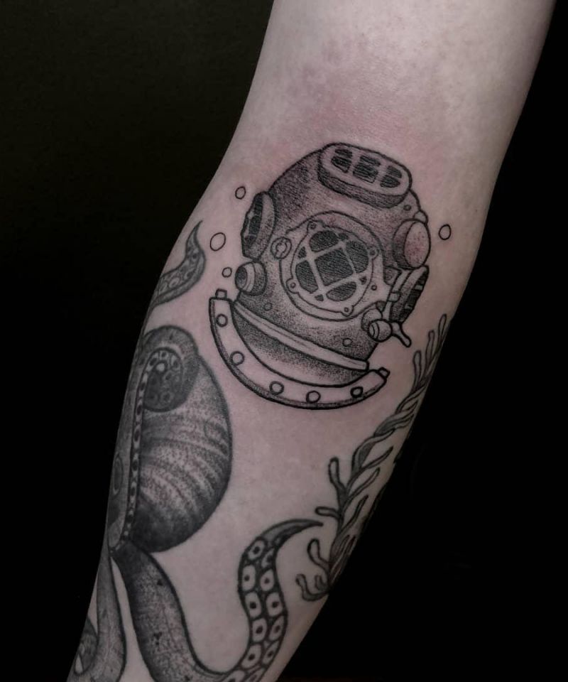 30 Unique Diving Helmet Tattoos You Must Love