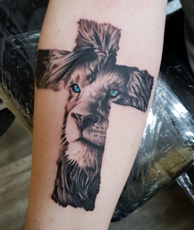 30 Unique Lion Cross Tattoos You Can Copy