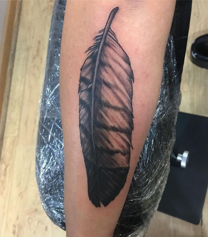 30 Pretty Eagle Feather Tattoos to Inspire You