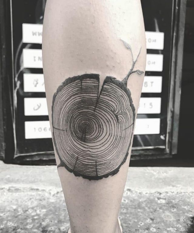 Tree ring Wood Grain Tattoo on Leg