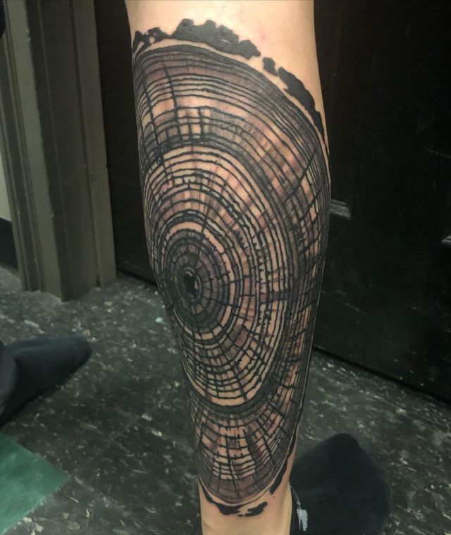 Tree ring Wood Grain Tattoo on Leg