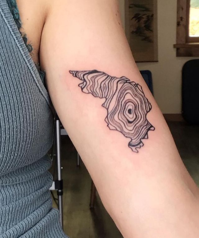 Elegent Agate Tattoo on Upper Arm