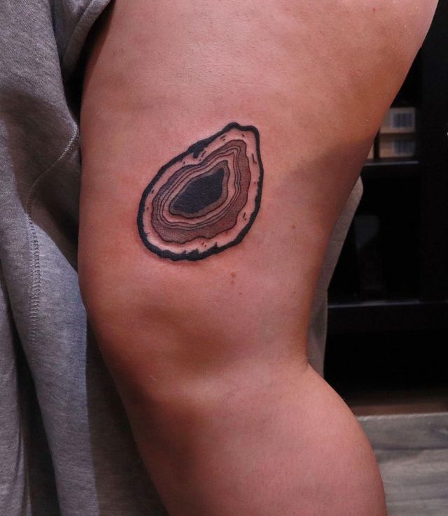 Pretty Agate Tattoo on Leg