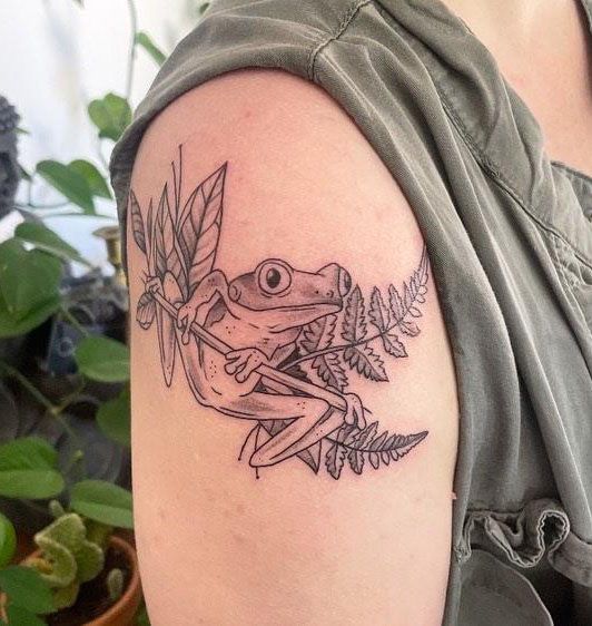 Cute Tree Frog Tattoo on Shoulder