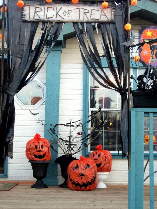 25 Awesome DIY Halloween Decorations With Trash Bags