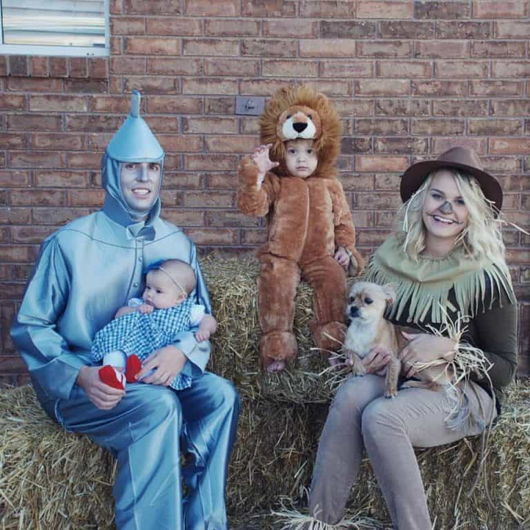 40 Clever Family Halloween Costume Ideas