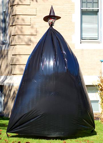 25 Awesome DIY Halloween Decorations With Trash Bags