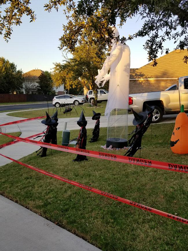 25 Awesome DIY Halloween Decorations With Trash Bags