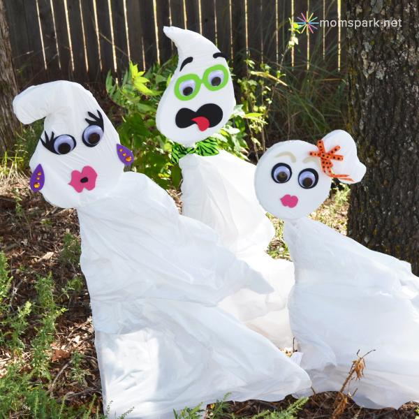 25 Awesome DIY Halloween Decorations With Trash Bags