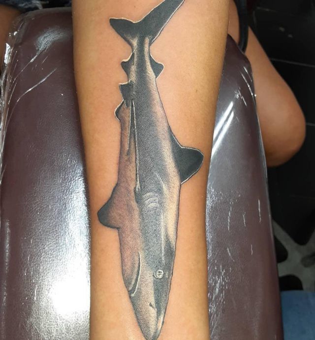 Cool Reef Shark Tattoo on Leg