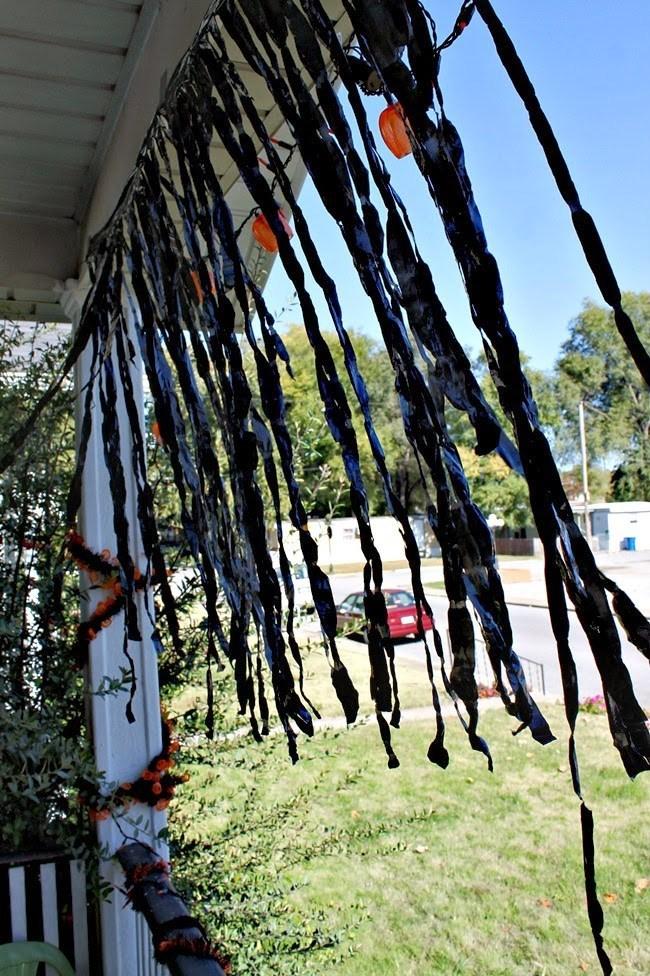 25 Awesome DIY Halloween Decorations With Trash Bags