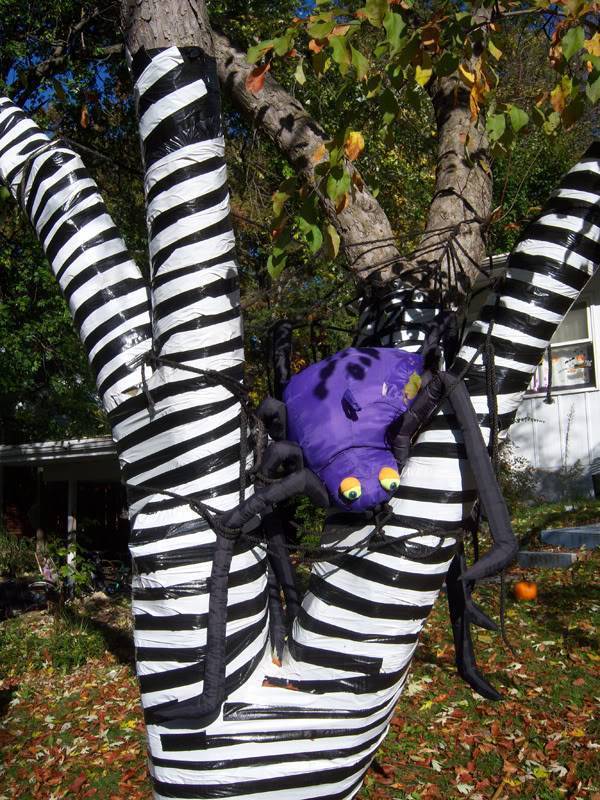 25 Awesome DIY Halloween Decorations With Trash Bags