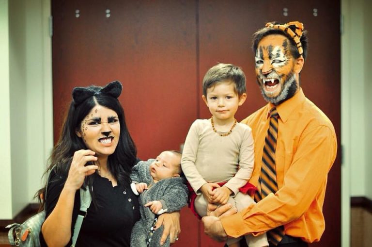 40 Clever Family Halloween Costume Ideas