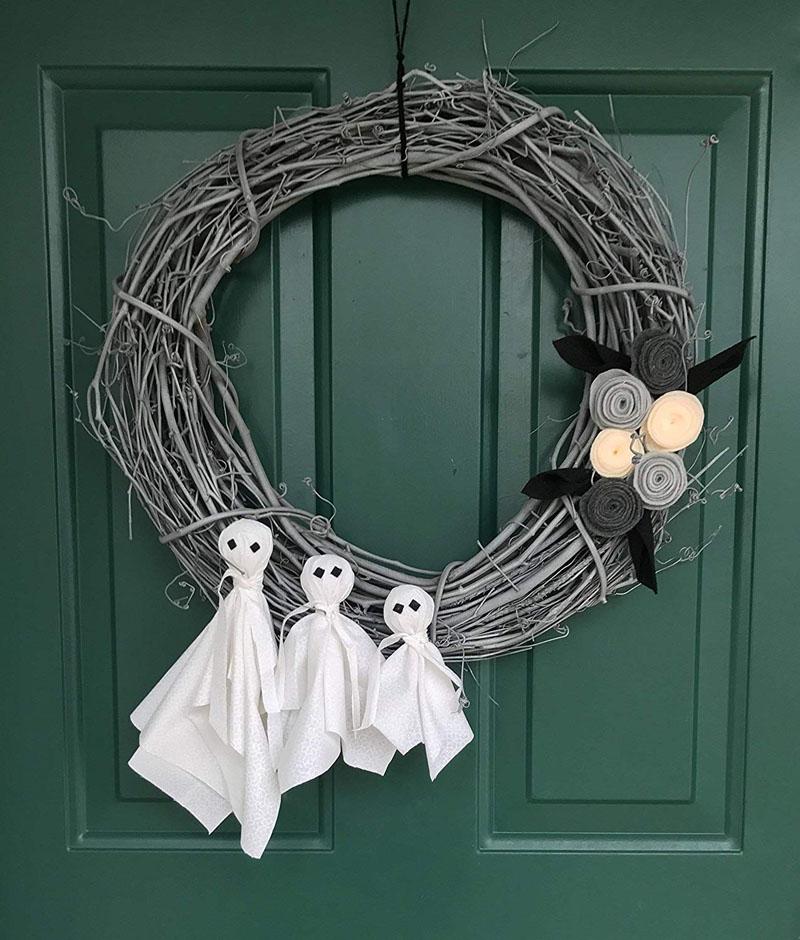 37 Spooky DIY Halloween Wreaths For Your Front Door