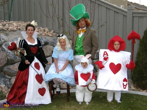 40 Clever Family Halloween Costume Ideas