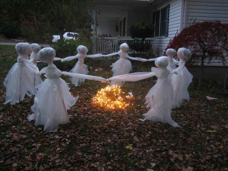 25 Awesome DIY Halloween Decorations With Trash Bags