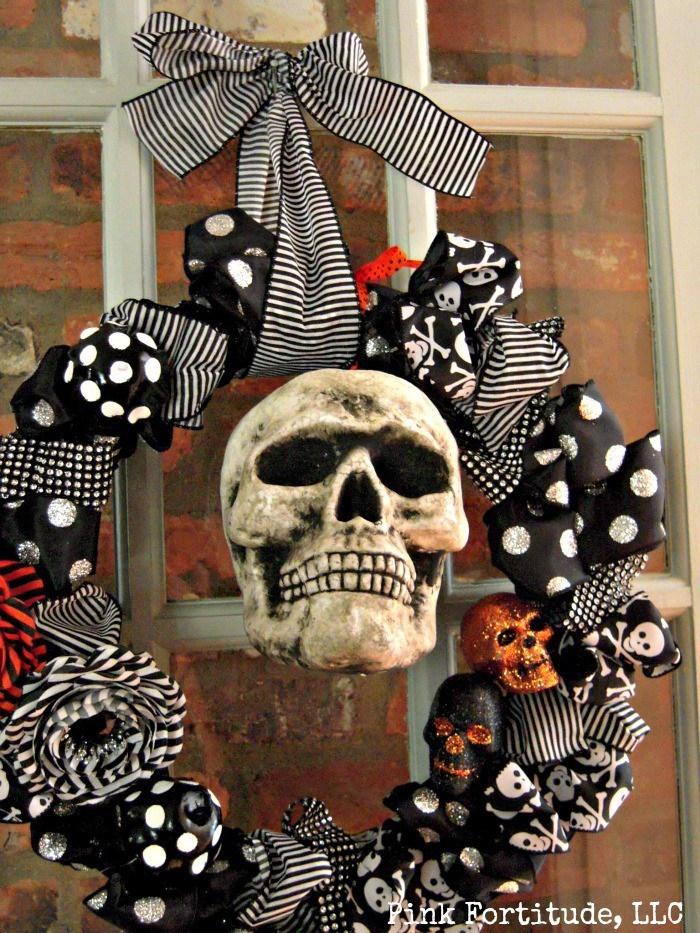 37 Spooky DIY Halloween Wreaths For Your Front Door