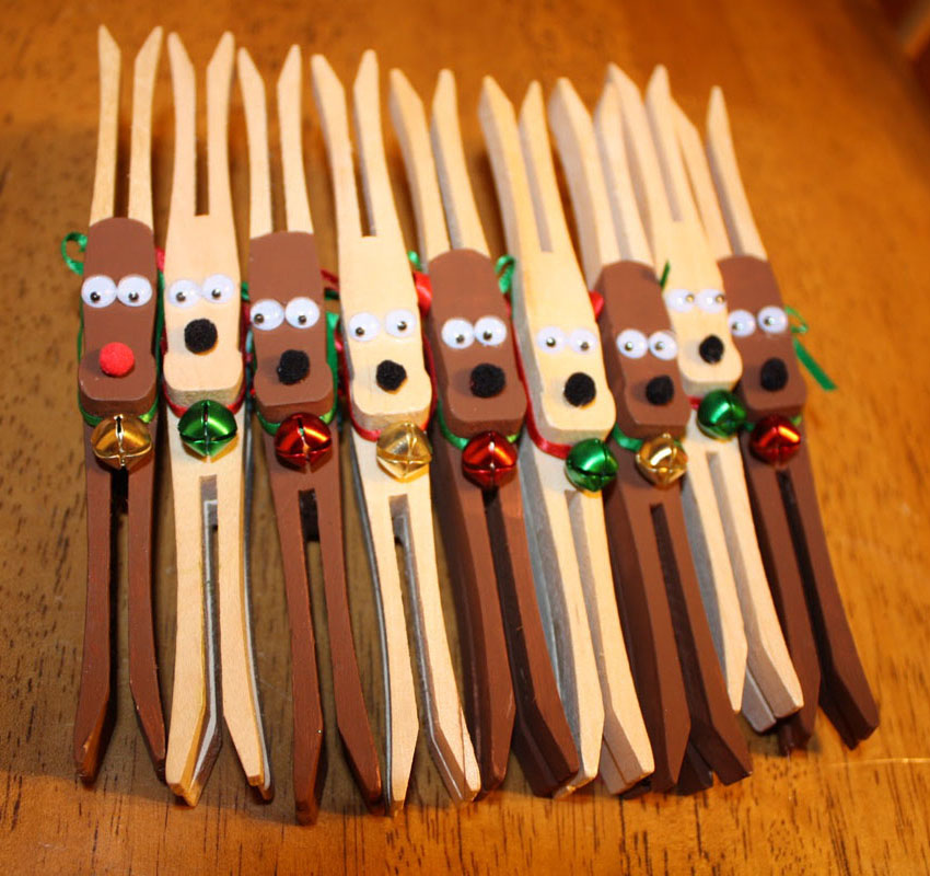 36 Creative Christmas Clothes Pin Crafts and Ideas