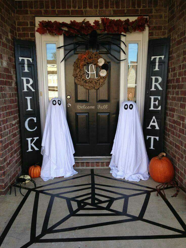 43 Halloween Porch Decorating Ideas for 2022