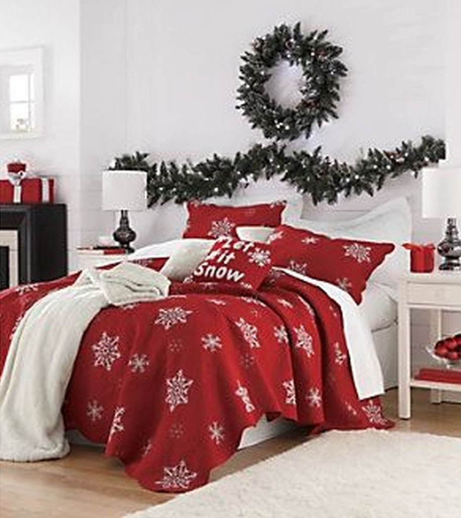 40 Festive Christmas Bedroom Decorating Ideas