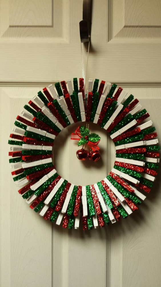 36 Creative Christmas Clothes Pin Crafts and Ideas