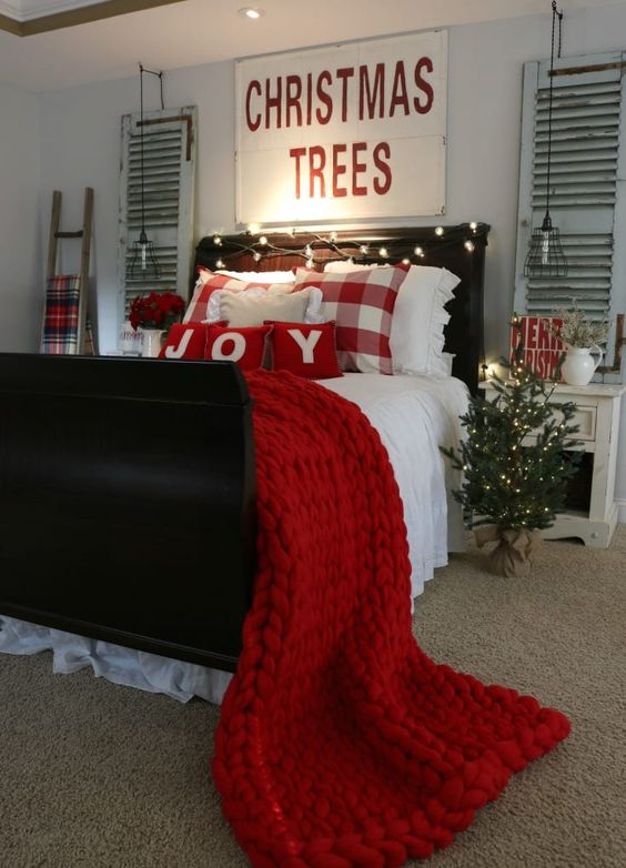 40 Festive Christmas Bedroom Decorating Ideas