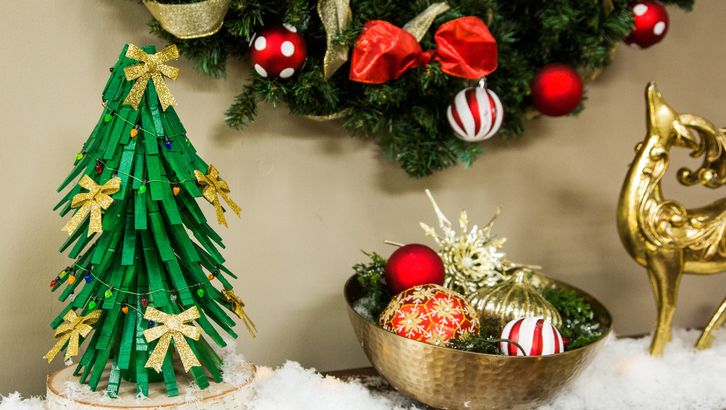 36 Creative Christmas Clothes Pin Crafts and Ideas