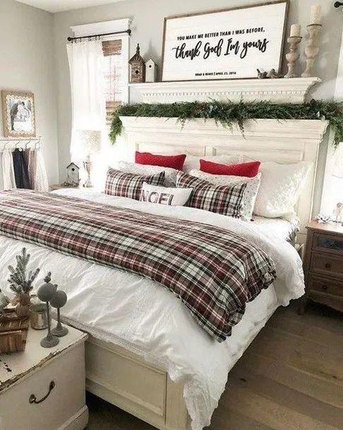 40 Festive Christmas Bedroom Decorating Ideas