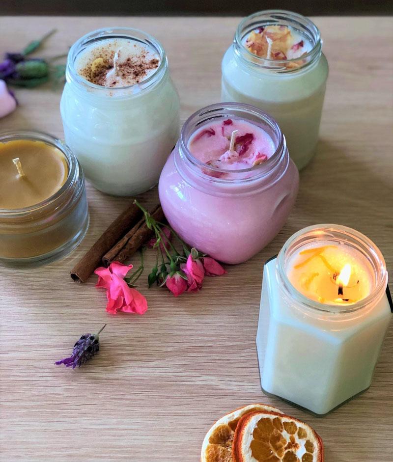 25 Creative DIY Christmas Scented Candles to Give A Holiday Feeling