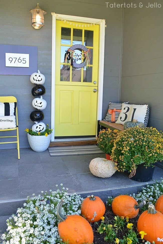 43 Halloween Porch Decorating Ideas for 2022