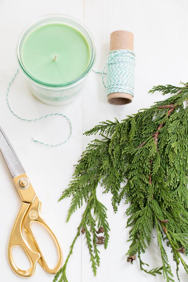 25 Creative DIY Christmas Scented Candles to Give A Holiday Feeling